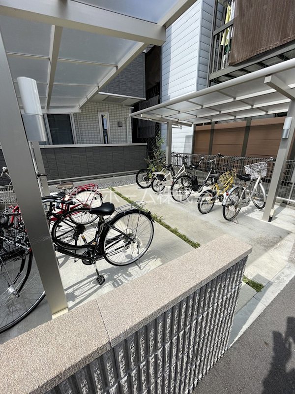 アリビオ向日町A棟 駐車場