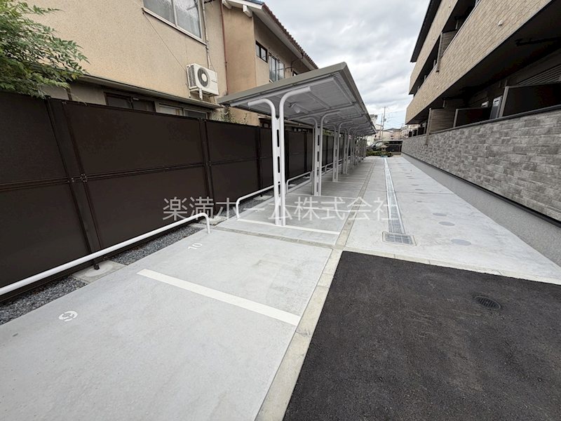 たばさはうすⅡ 駐車場