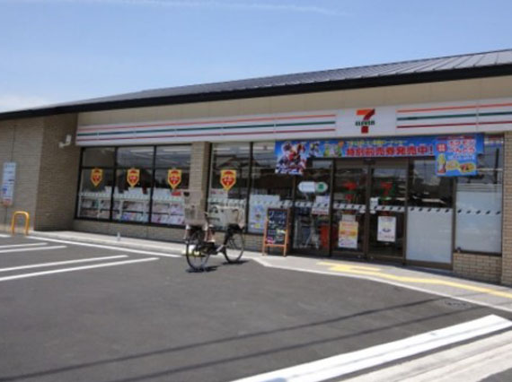 ルピナス等持院 コンビニ