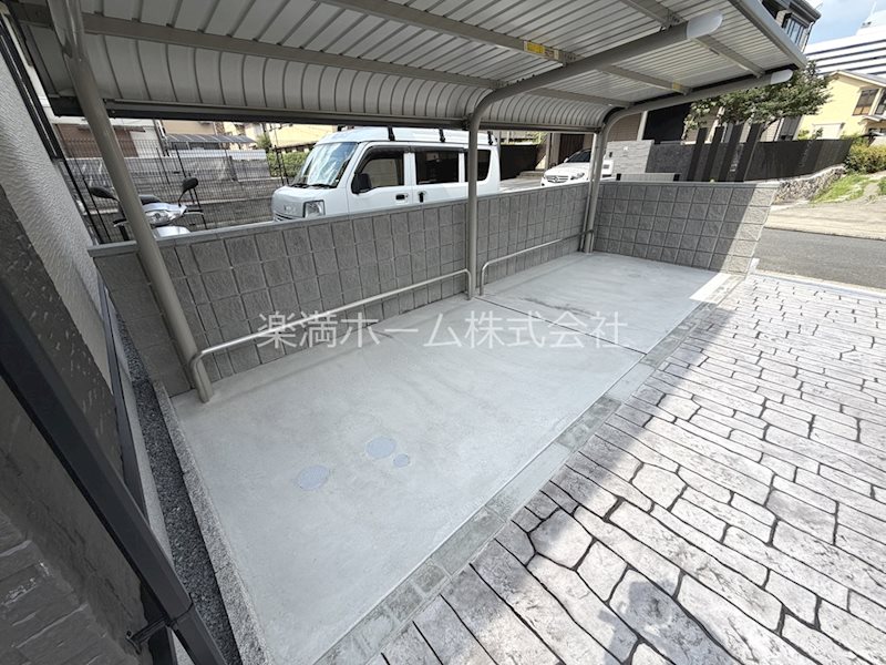 ルピナス等持院 駐車場