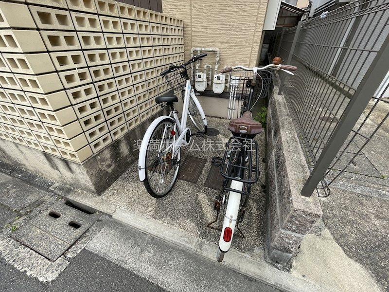 アマテラス 駐車場