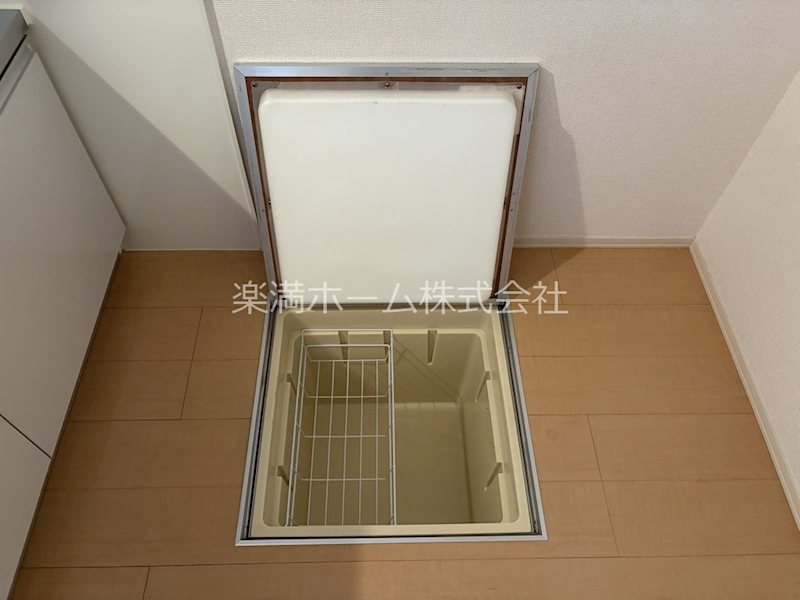 QUATRE FEUILLES向日町 収納