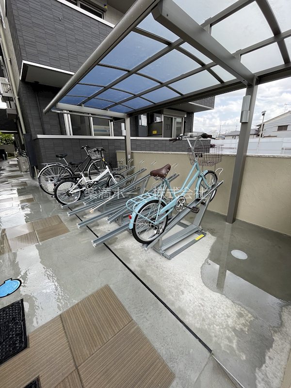 アレーズ向日町 駐車場