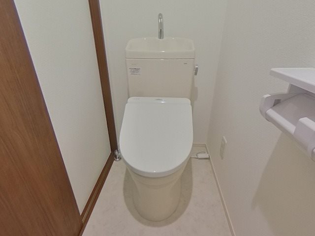 山洪ビル トイレ