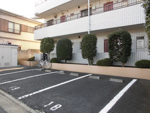 ニューハイム浅香 駐車場