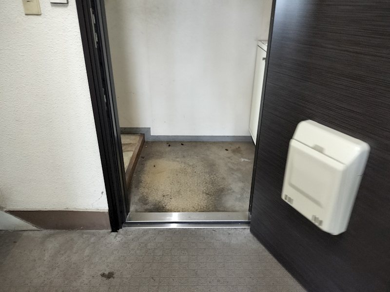 第10まさひろ商事ビル 玄関