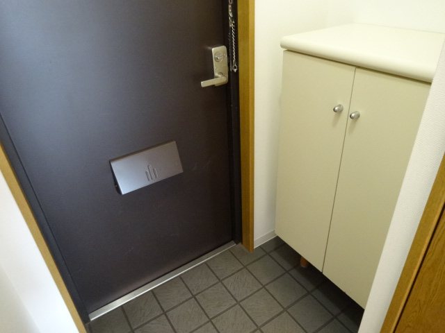 クレスト鹿浜 玄関