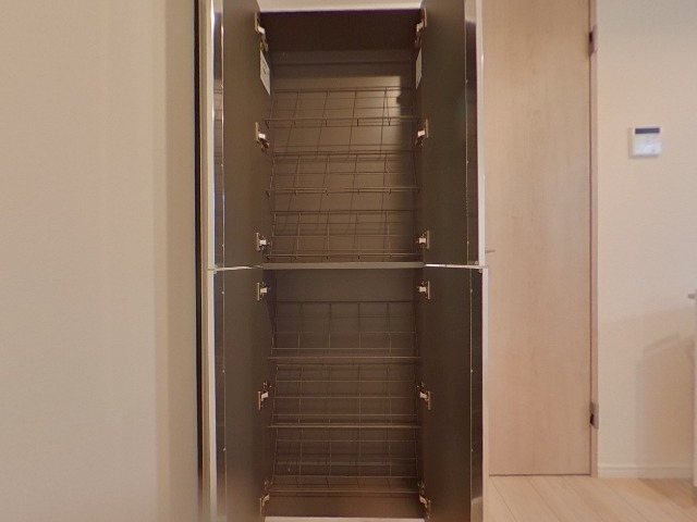 べルテイン関原 収納