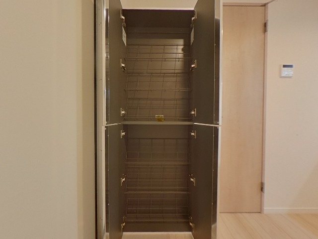 べルテイン関原 収納