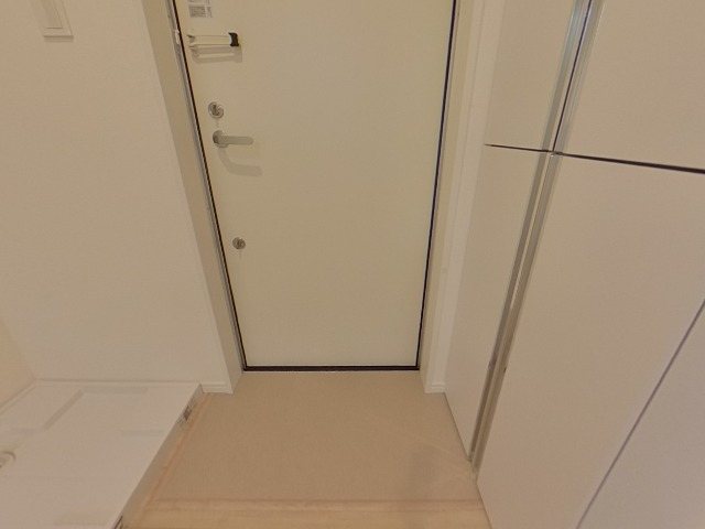 べルテイン関原 玄関
