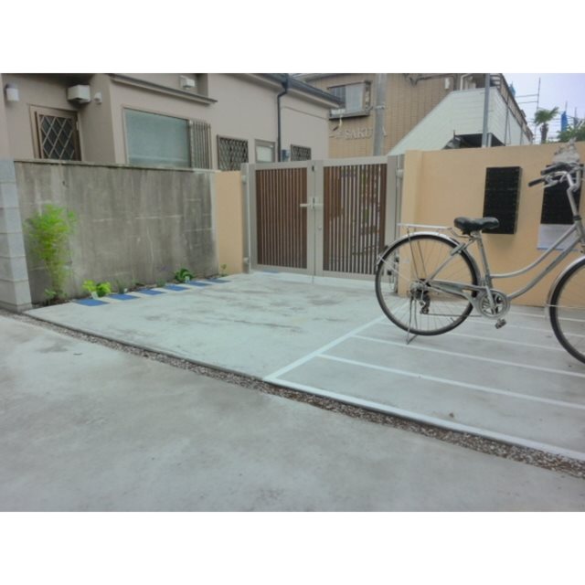 リヴ桜台 駐車場