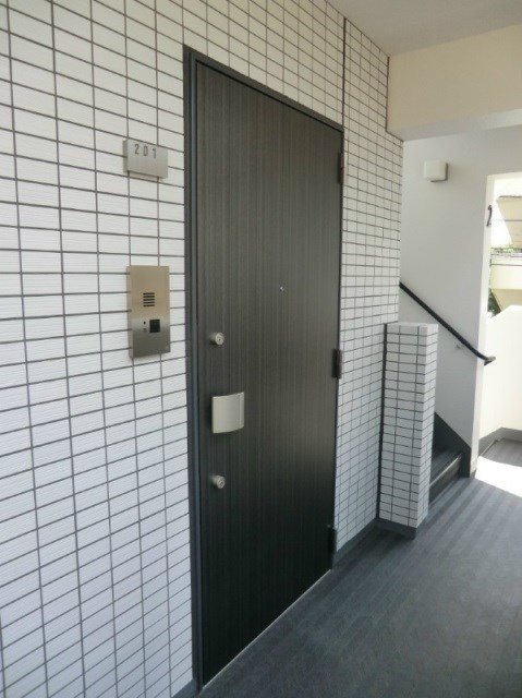 スプレスタ―平和台 玄関