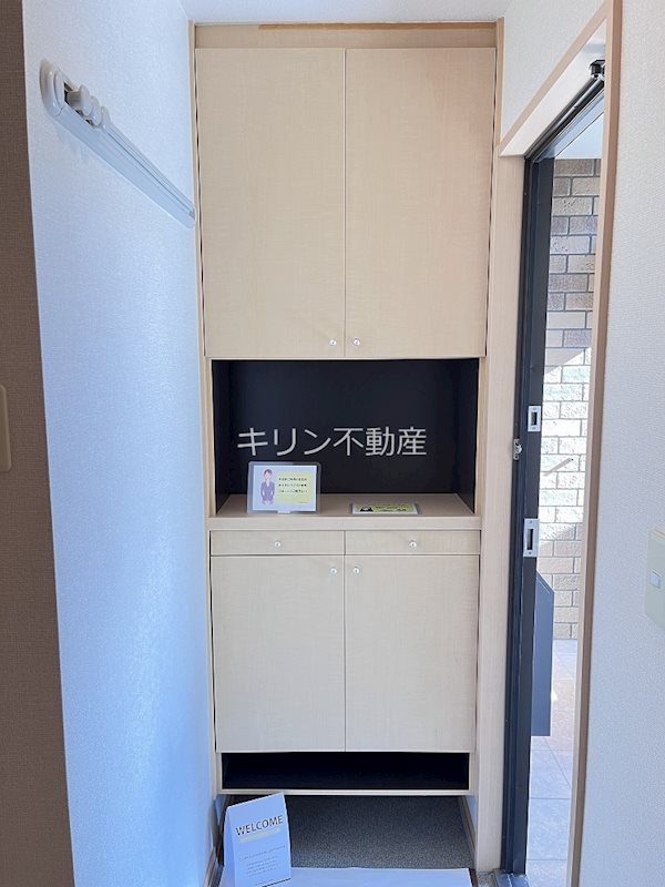 アットイーズV 玄関