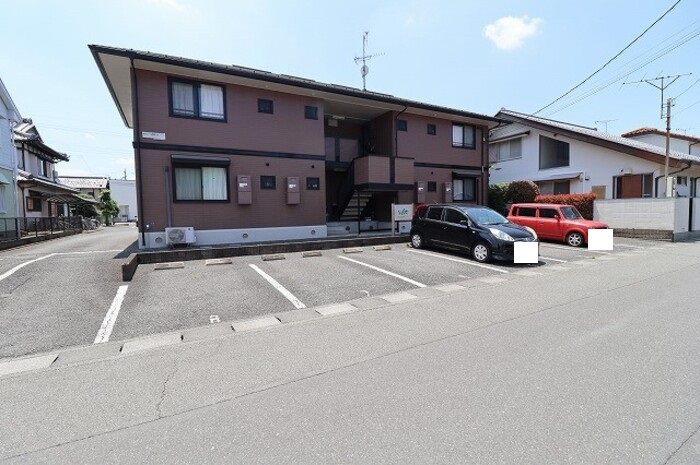 セジュール栗田B 駐車場
