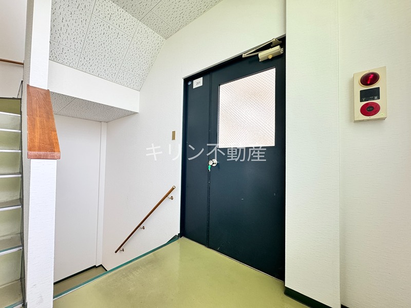 FTビル 玄関