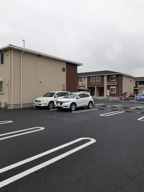 メゾン　ラフレ 駐車場