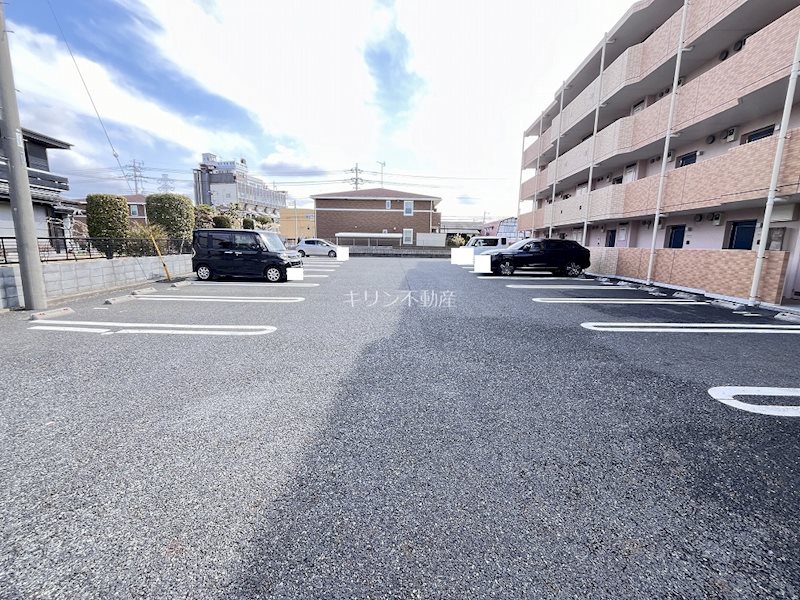 ラ・テール 駐車場