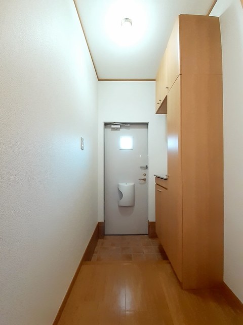 プリエールＣ 玄関