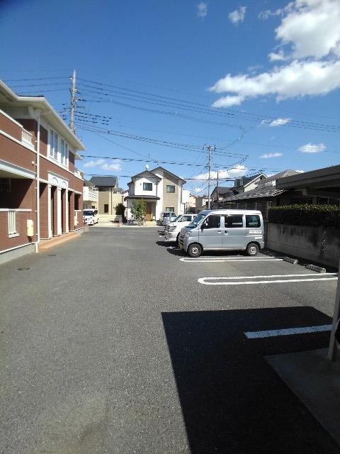 プリエールＣ 駐車場