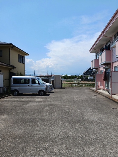 エルディム・山田 駐車場