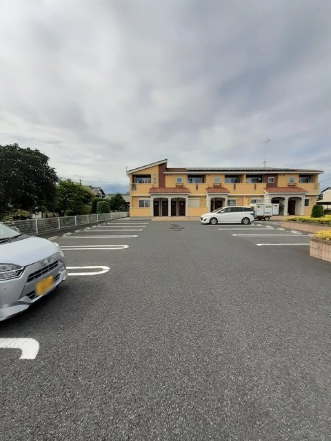 ラ・メゾン 駐車場