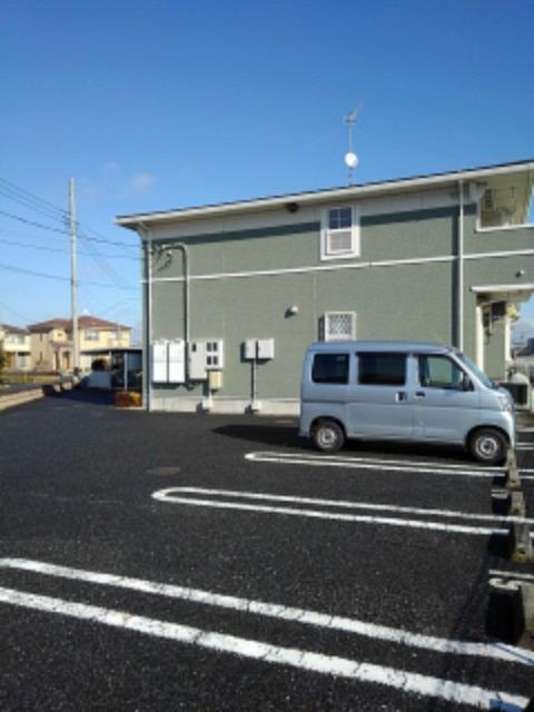 サン・カルムＡ 駐車場