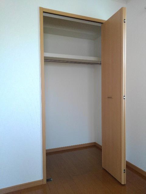 サイネリアＢ 収納