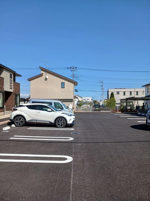 グラシアⅡ 駐車場
