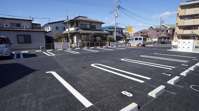 フェリーチェ駅南 駐車場