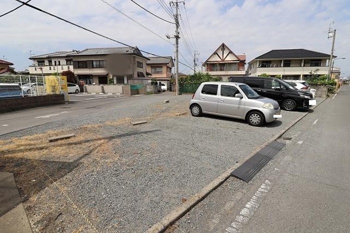 フォアシュピールハイムA 駐車場