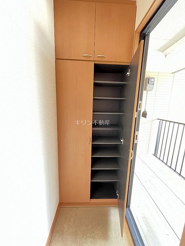 アットイーズⅢ 玄関