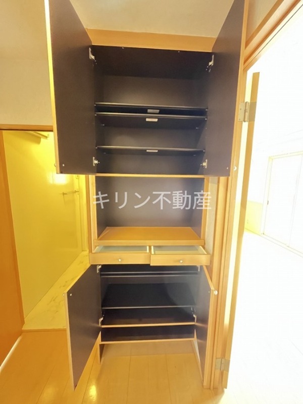 リビングタウン本庄B 収納