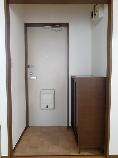 ニューシティーさかえ 玄関