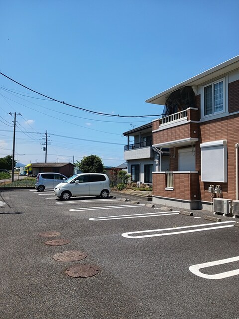サイネリアＡ 駐車場