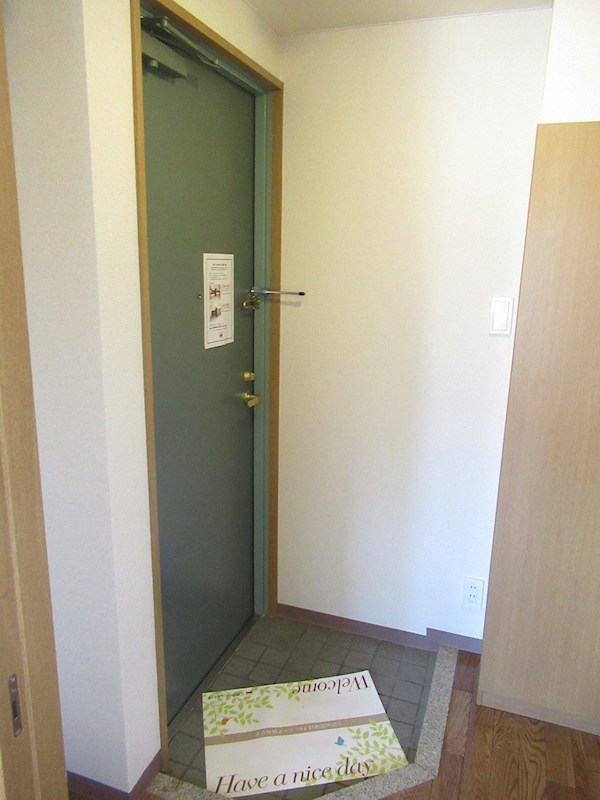 カーサ躑躅ヶ丘 玄関