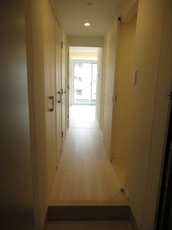 ヴァロータ氷川台 玄関