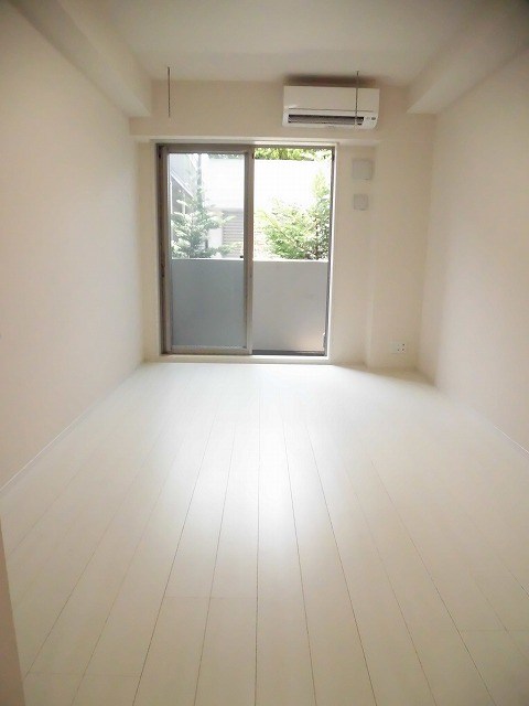 プレール・ドゥーク中野江原町 リビング