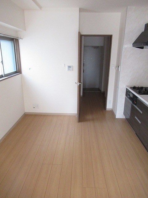 ロクサンズネリマ その他17