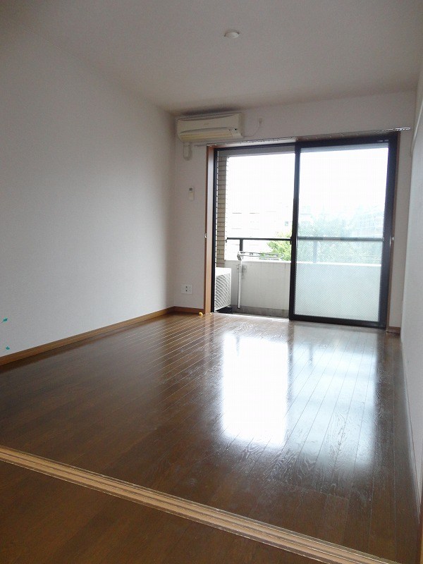 ニューポート リビング