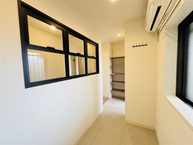 メゾンロアール 玄関