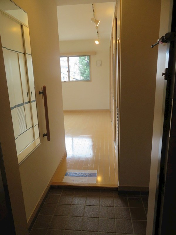 フェルトバーンハウス新江古田 玄関