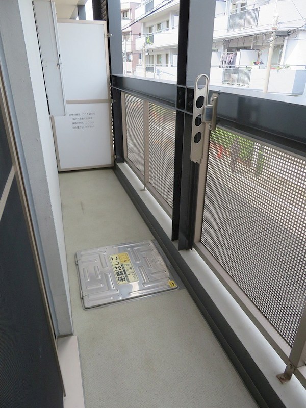 フェルトバーンハウス新江古田 ベランダ