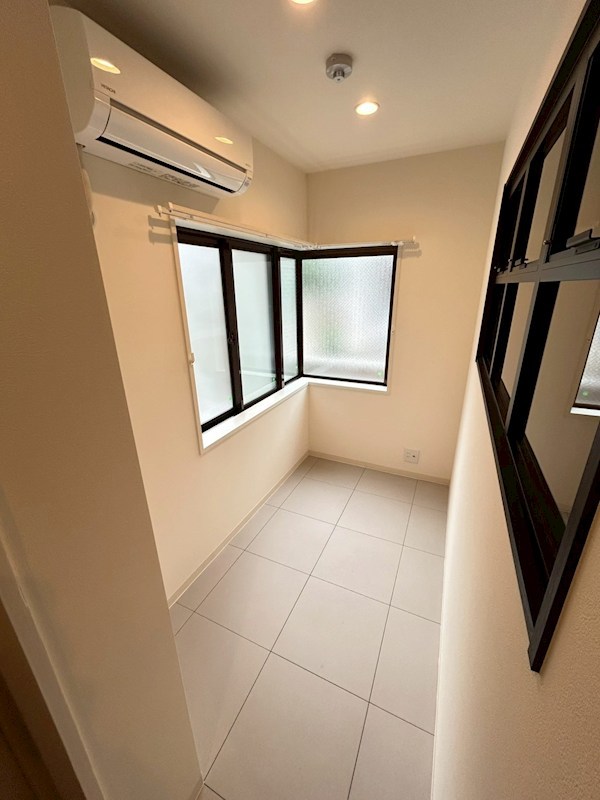 メゾンロアール 玄関