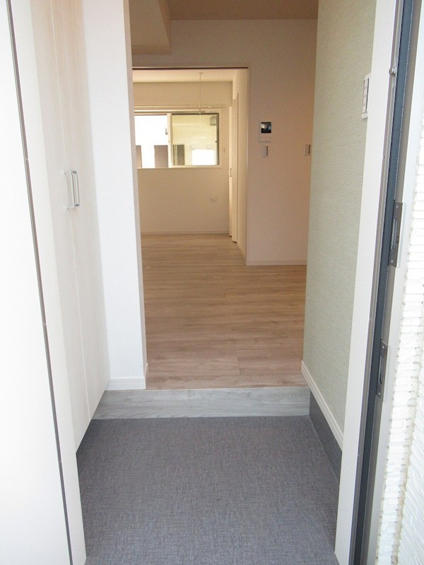 エフプレスト土支田B棟 玄関