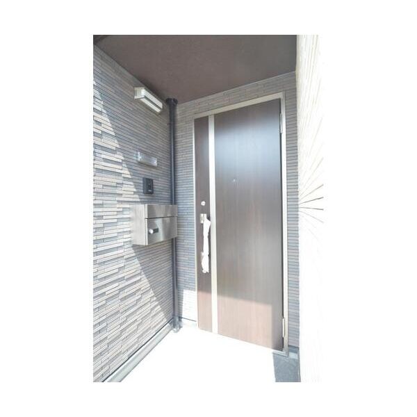 J　Wing　East/West 玄関