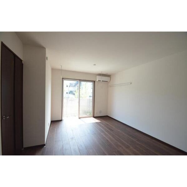 J　Wing　East/West リビング