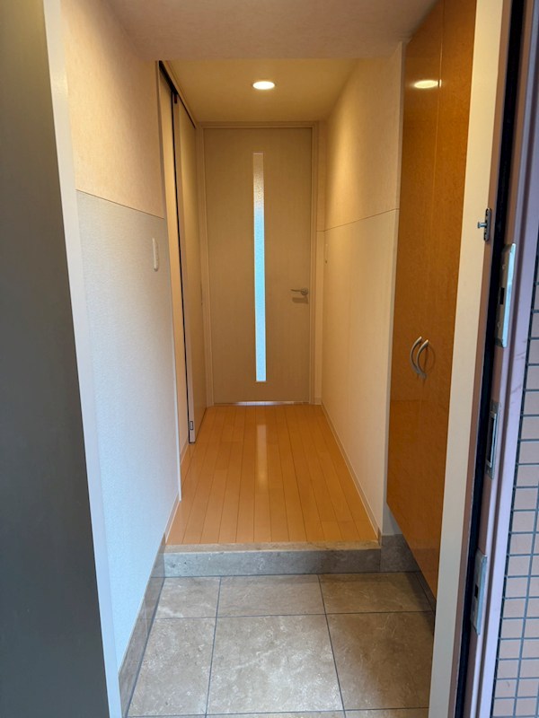 サブ　ローザ 玄関