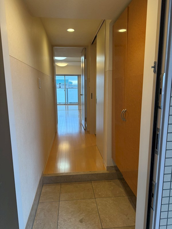 サブ　ローザ 玄関