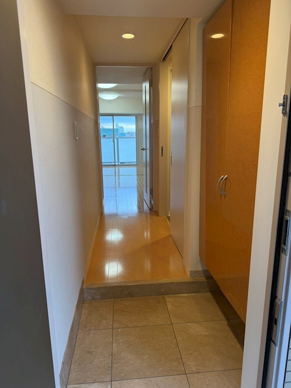 サブ　ローザ 玄関