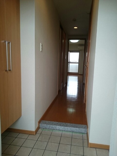 モデラート 玄関